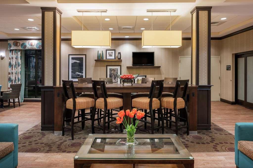 Hampton Inn Farmington Interior photo
